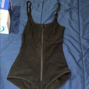 Post partum waist trainer